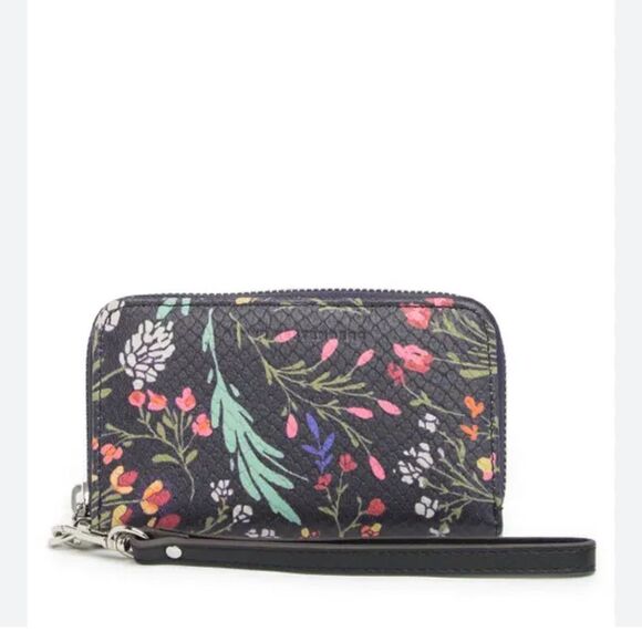 NWT Aimee Kesternberg Zip Around Wristlet in
Majestic Floral - Picture 1 of 8